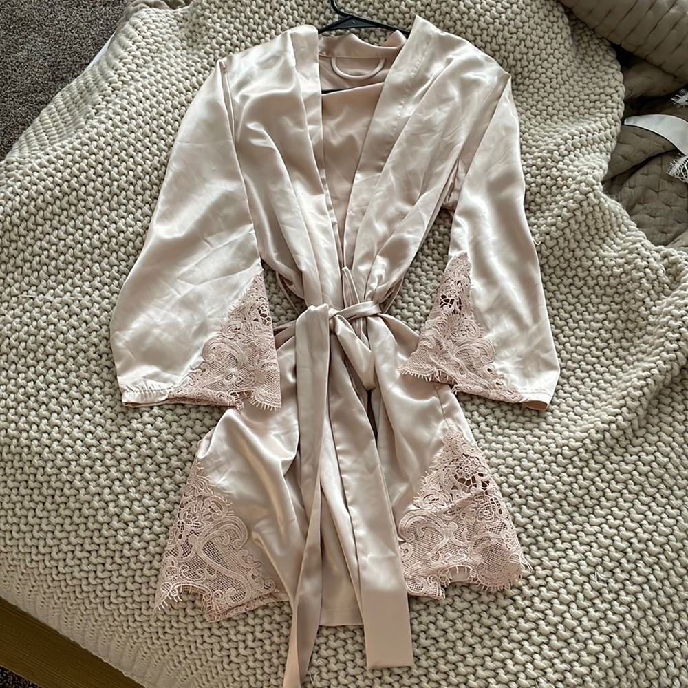 Luxurious Blush Lace Accent Robe